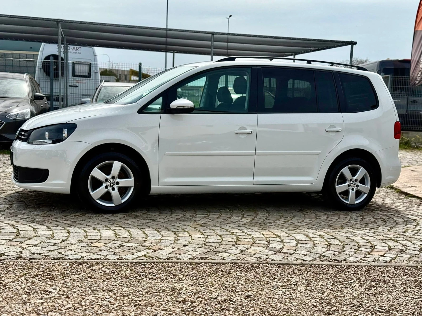 VW Touran 2.0 6-скорости, снимка 2 - Автомобили и джипове - 55377753
