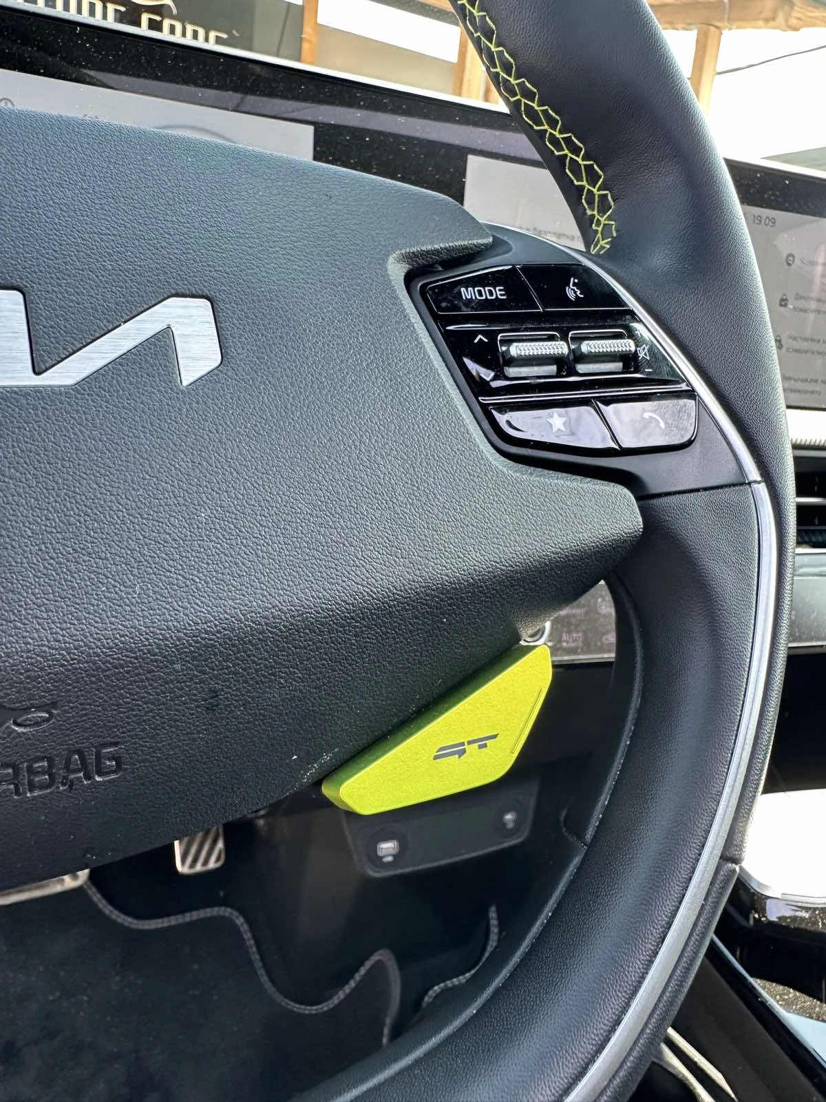 Kia EV6 GT /77.4/585HP/AWD/2023г./ЕВРОПЕЙСКА, снимка 13 - Автомобили и джипове - 56138863