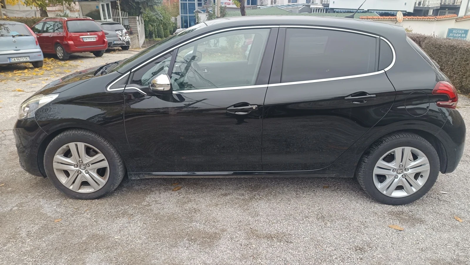 Peugeot 208, снимка 4 - Автомобили и джипове - 56733380