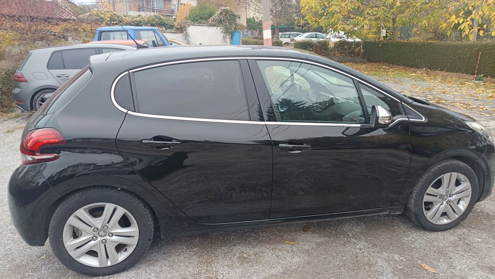 Peugeot 208, снимка 2 - Автомобили и джипове - 56733380