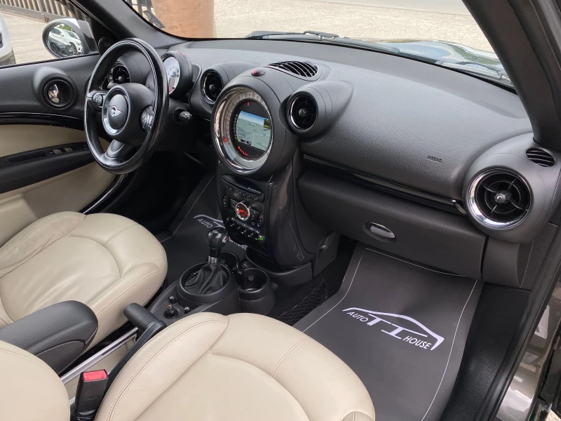 Mini Countryman SD* 4ALL* Key GO* Pano* , снимка 10 - Автомобили и джипове - 51492078