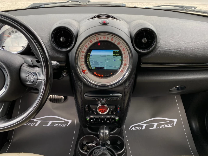 Mini Countryman SD* 4ALL* Key GO* Pano* , снимка 12 - Автомобили и джипове - 51492078