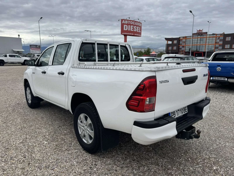 Toyota Hilux 2.4D 4X4, снимка 5 - Автомобили и джипове - 52010040
