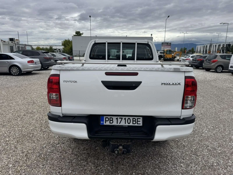 Toyota Hilux 2.4D 4X4, снимка 6 - Автомобили и джипове - 52010040