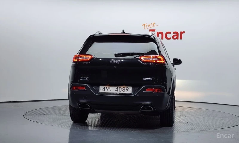 Jeep Cherokee, снимка 4 - Автомобили и джипове - 53370331