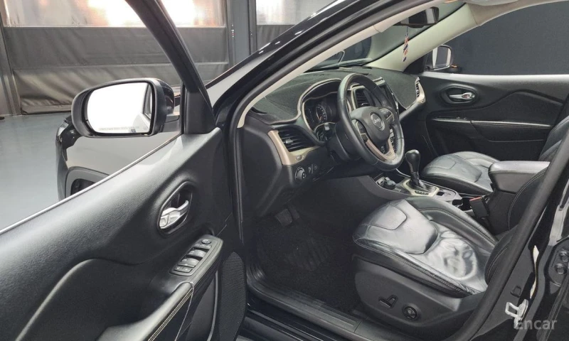 Jeep Cherokee, снимка 10 - Автомобили и джипове - 53370331