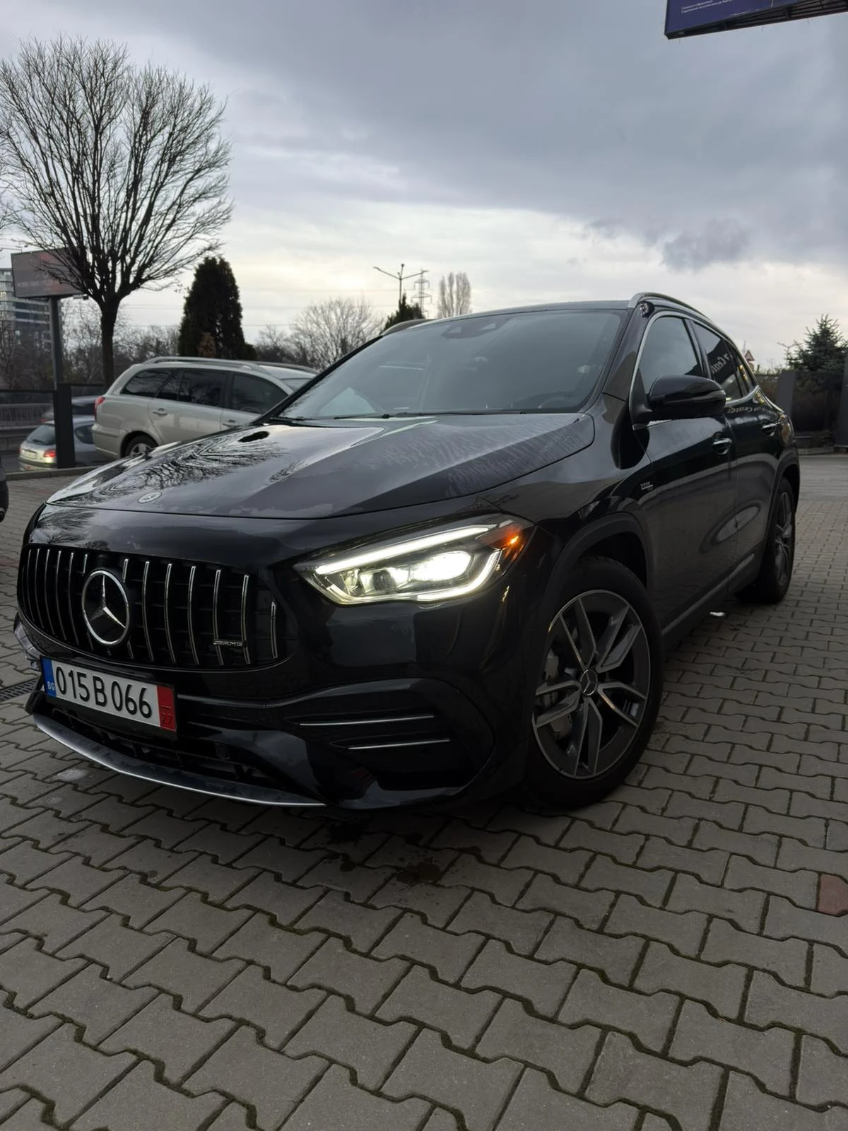 Mercedes-Benz GLA 45 AMG 35AMG* Burmester* Distronic* 360View* Аmbient* Car, снимка 1