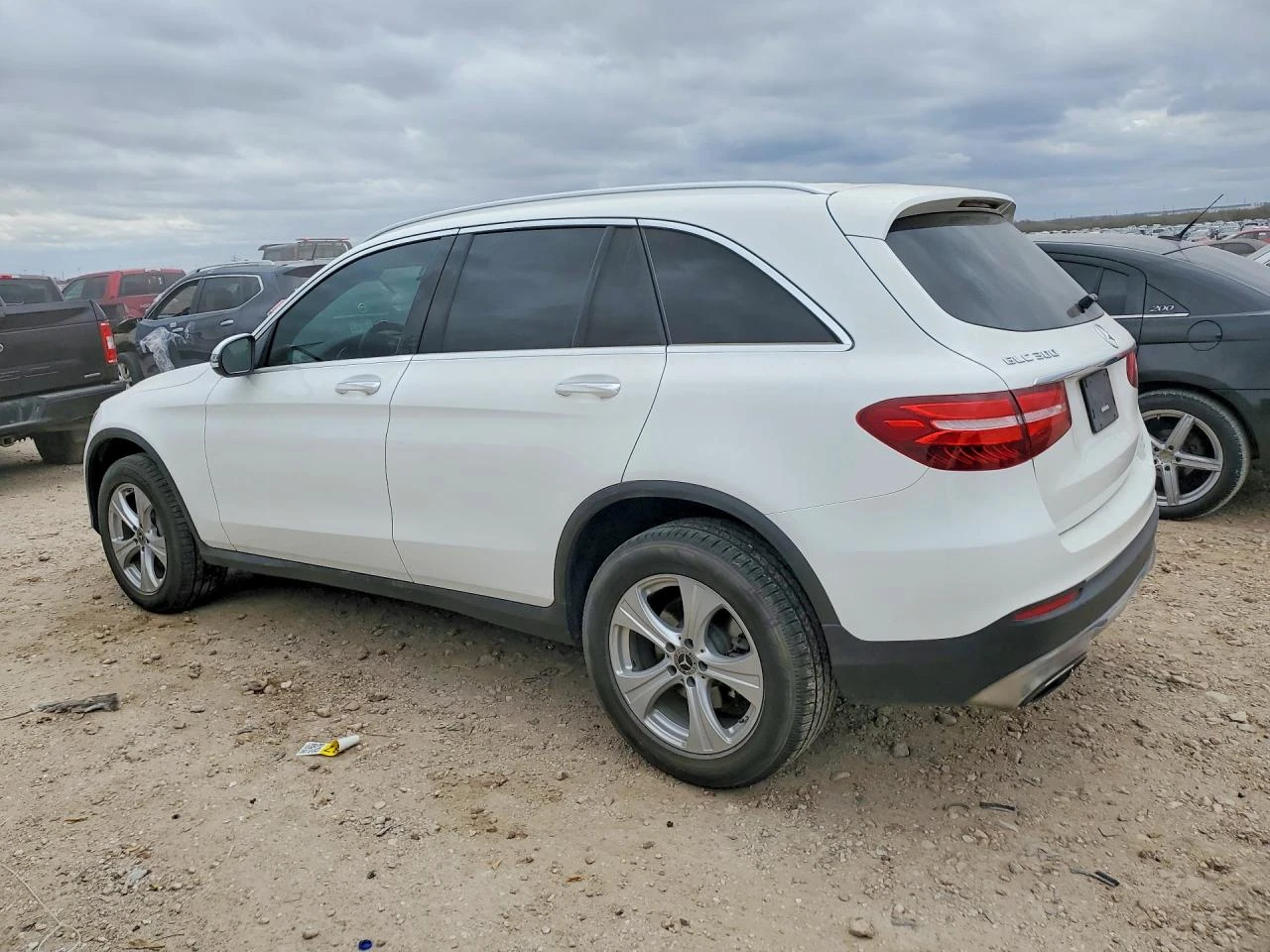 Mercedes-Benz GLC 300 ПОДГРЕВ* KEYLESS* КОЖА - изображение 2