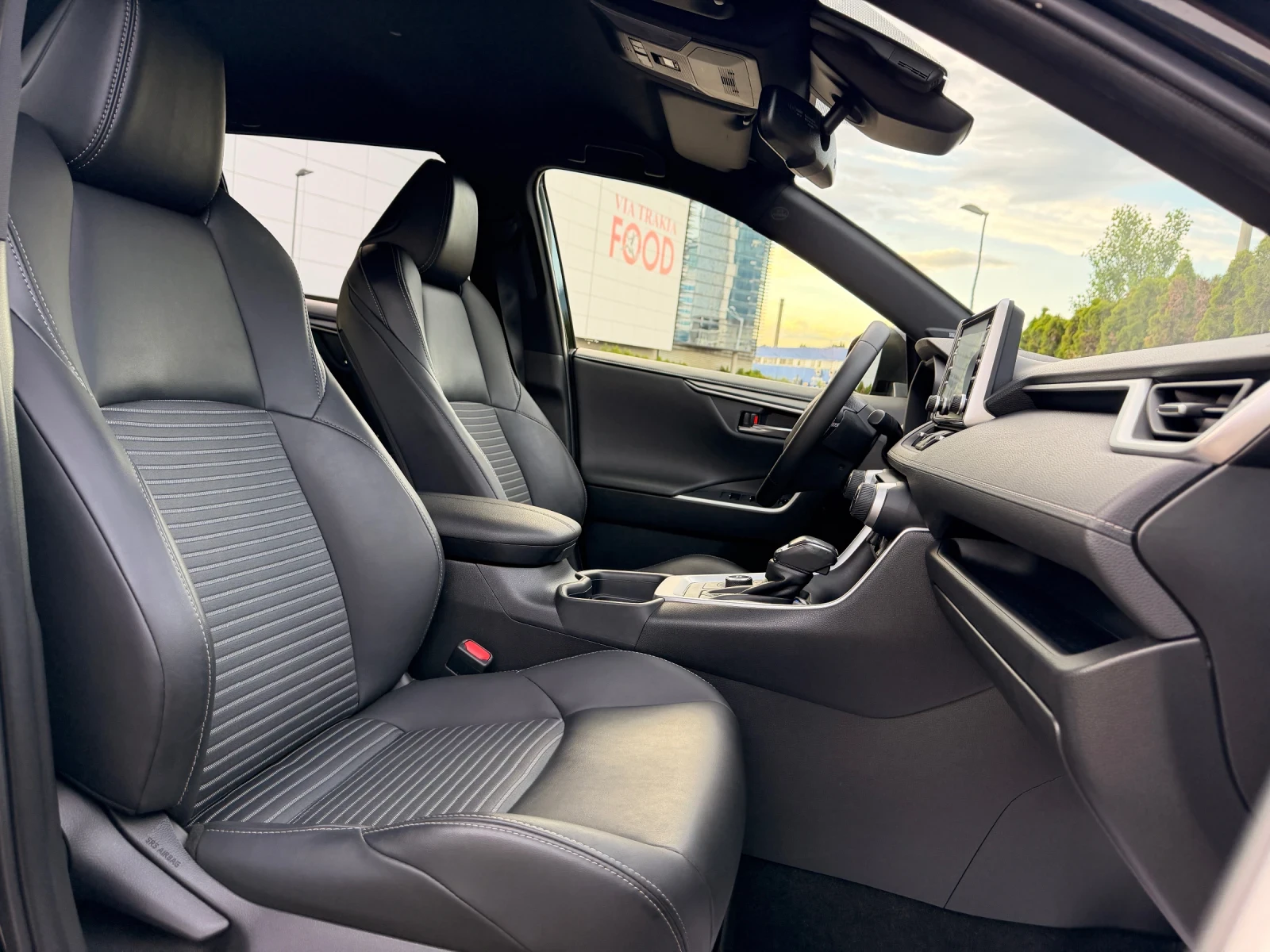 Toyota Rav4 2.5HYBRID-KEYLESS-НАВИ-ПОДГРЕBLACK/EDITION-НОВА!!!, снимка 15 - Автомобили и джипове - 54963061