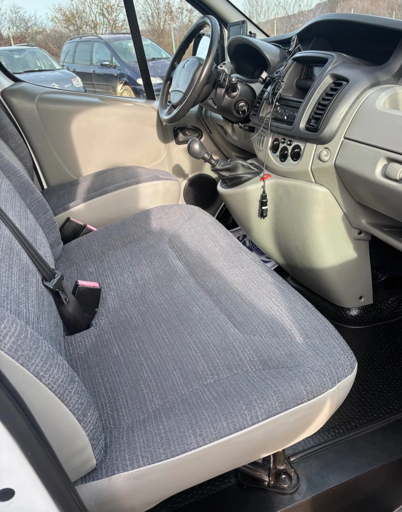 Renault Trafic 2.0 DCI, снимка 10 - Бусове и автобуси - 52838641