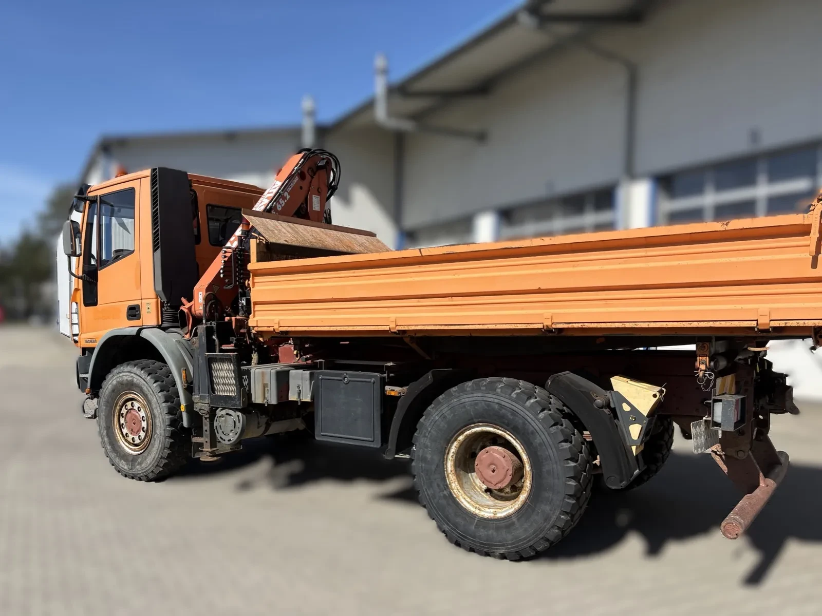 Iveco Eurocargo тристранен самосвал с кран Atlas 65.2, снимка 5 - Камиони - 54463797