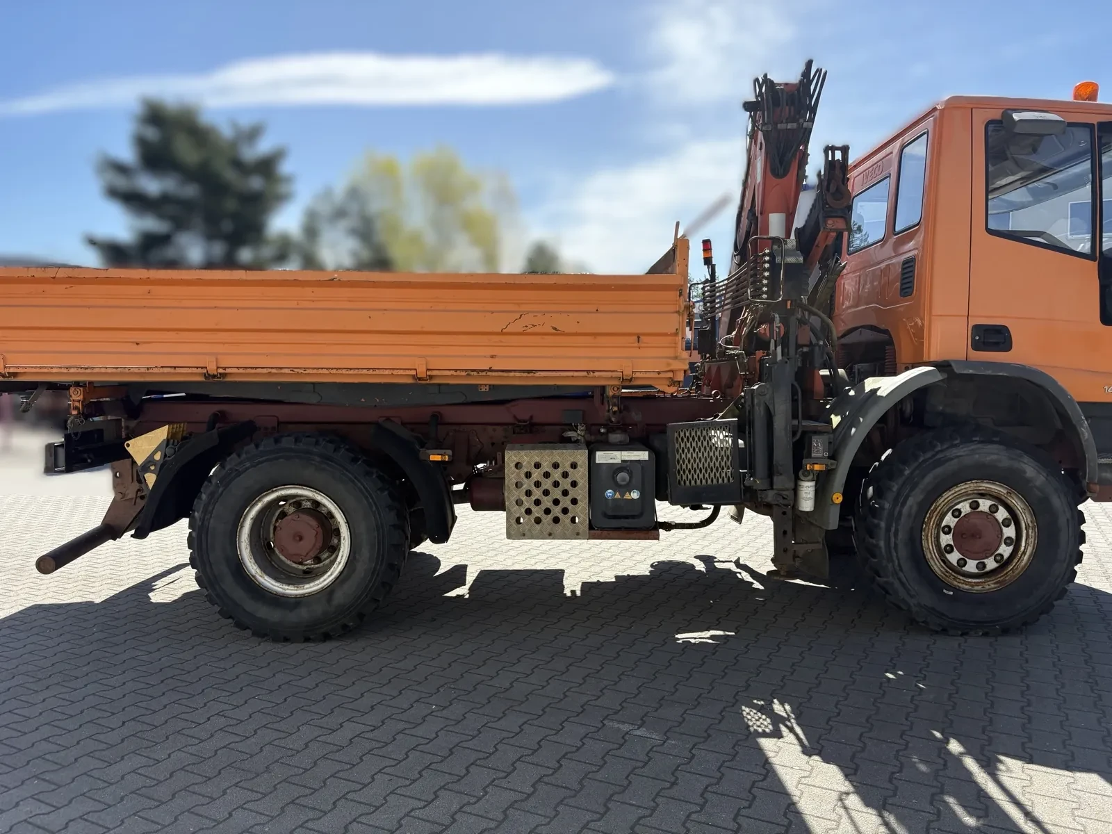 Iveco Eurocargo тристранен самосвал с кран Atlas 65.2, снимка 10 - Камиони - 54463797