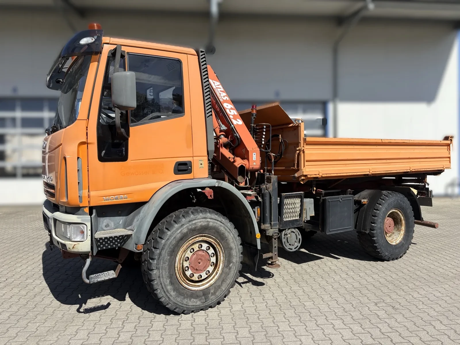 Iveco Eurocargo тристранен самосвал с кран Atlas 65.2, снимка 2 - Камиони - 54463797