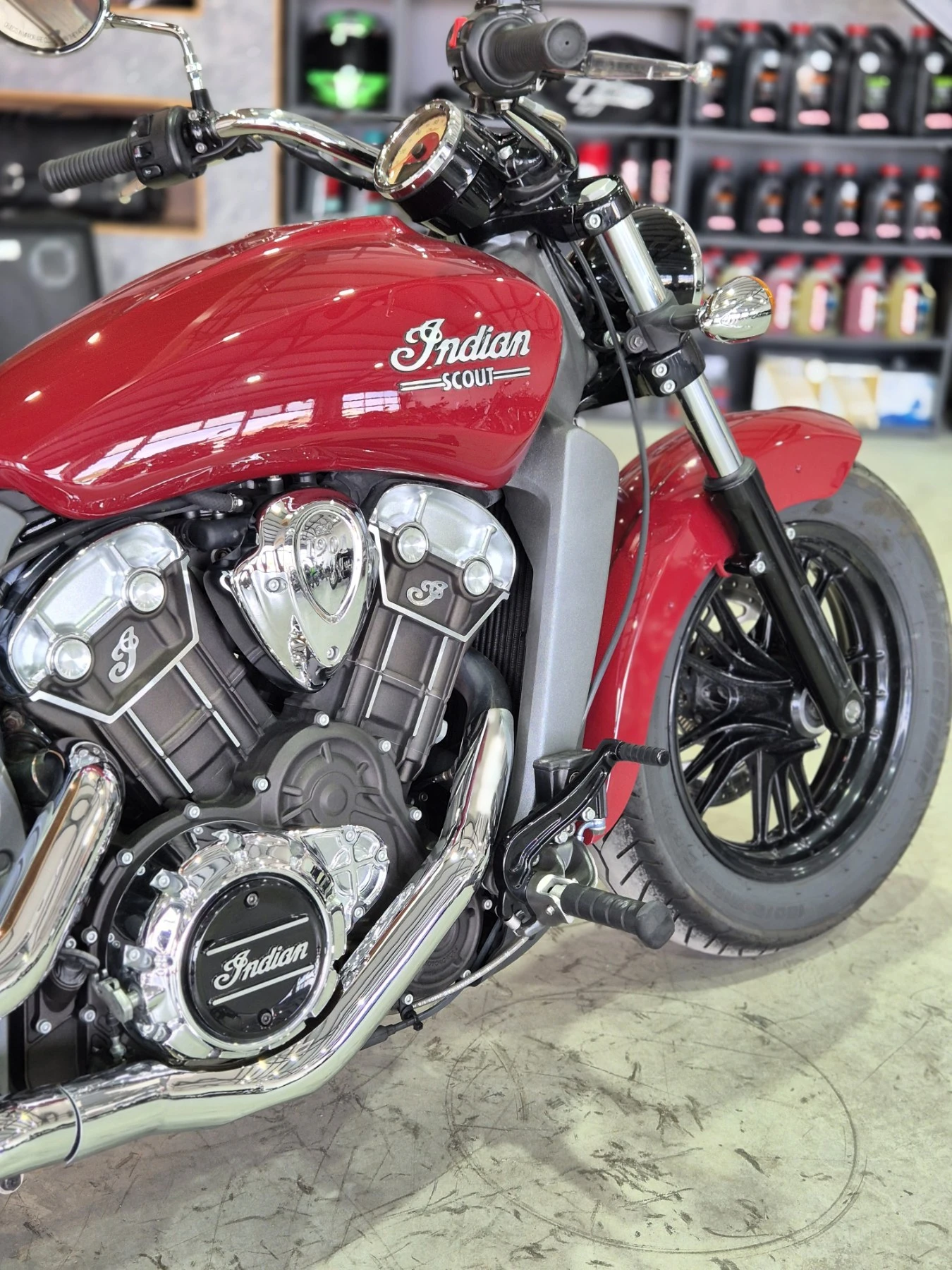 Indian Scout ABS!! Нов внос от Швейцария!!!, снимка 11 - Мотоциклети и мототехника - 55434676