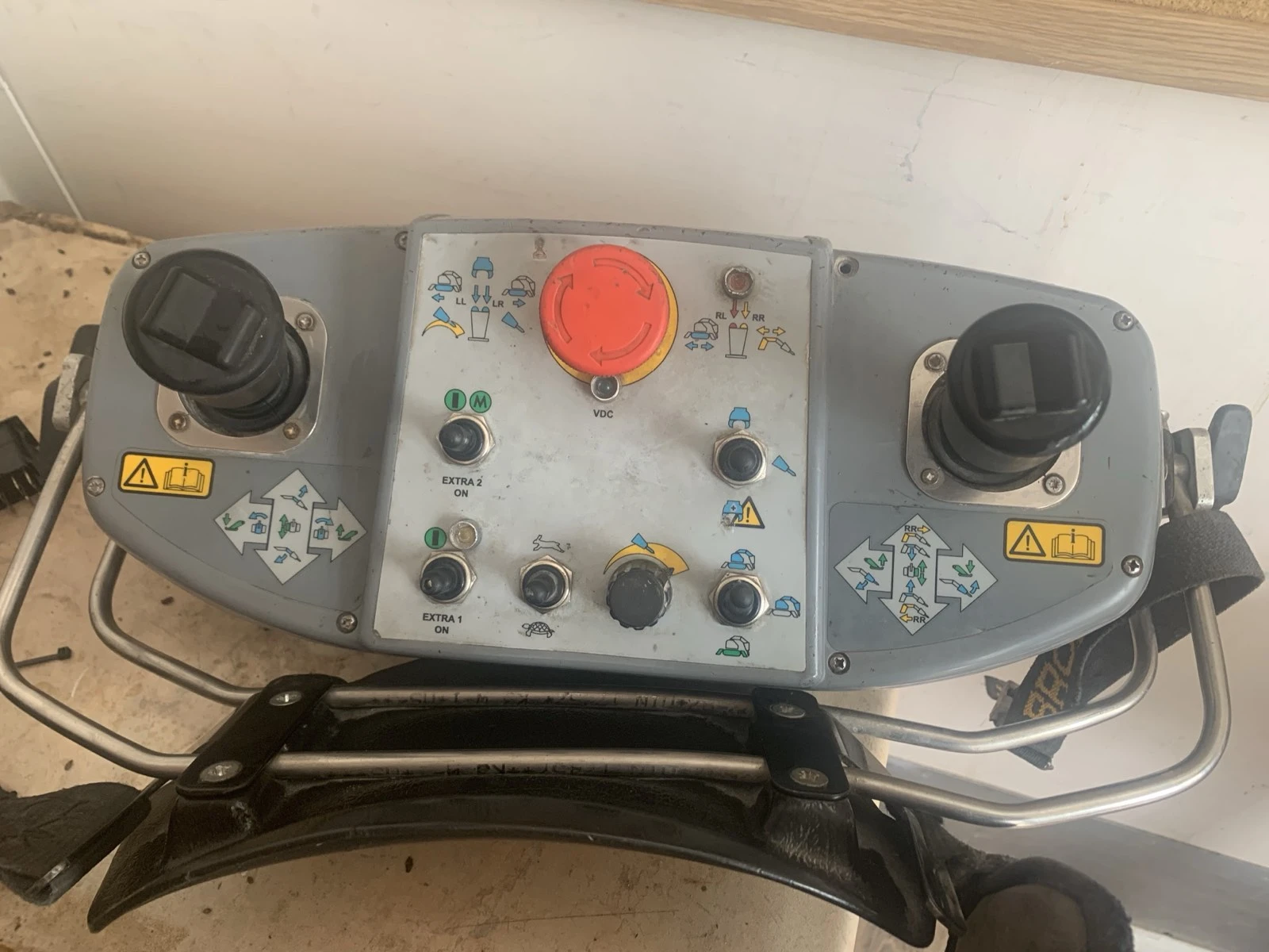 Багер Друга марка Робот Brokk 90, снимка 10 - Индустриална техника - 54354665