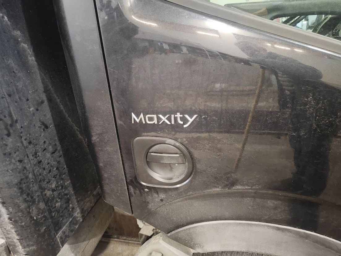 Renault Maxity 2009г с въздушни възглавници  кит 409 еро с монтаж 600 евро Ем Комплект 0884333269