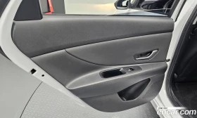 Hyundai Elantra 1.6 LPi , снимка 14