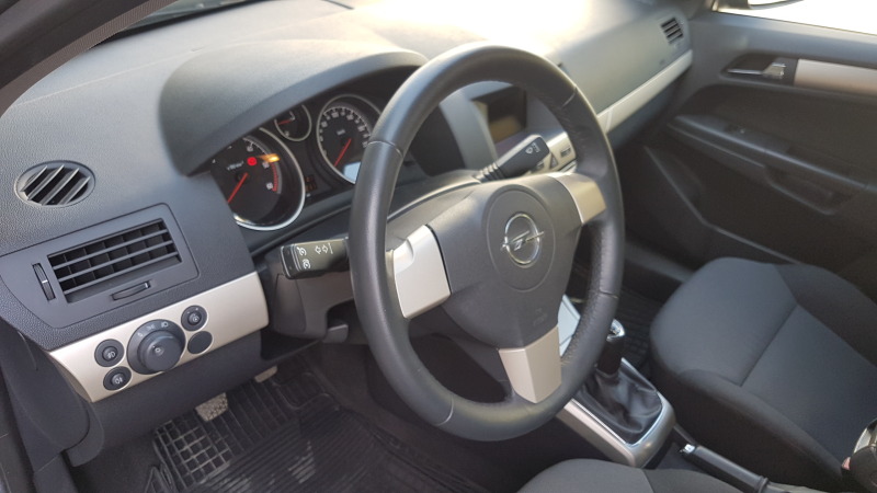 Opel Astra 1.9CDTI KATO HOBA, снимка 13 - Автомобили и джипове - 42247486