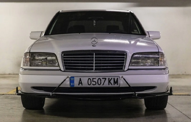 Mercedes-Benz C 200, снимка 8 - Автомобили и джипове - 47596860