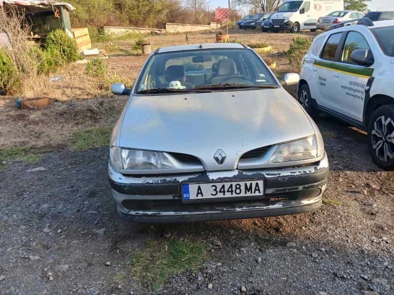 Renault Megane 1.6 E, снимка 1 - Автомобили и джипове - 47326125