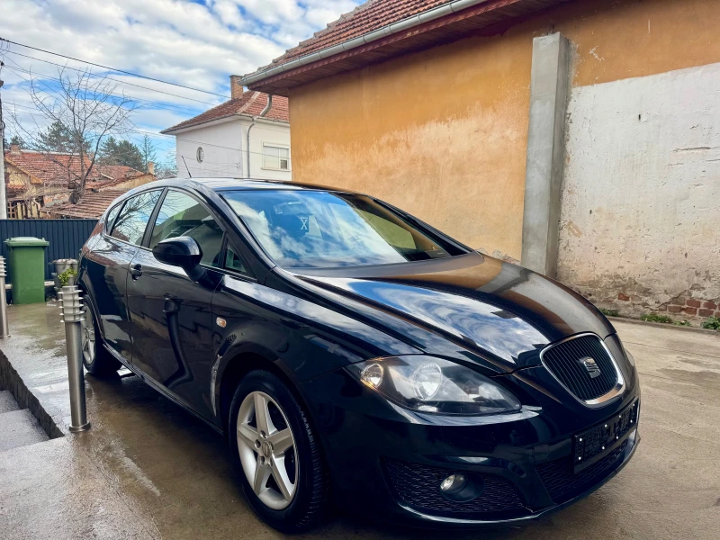 Seat Leon 1.6TDi, снимка 3 - Автомобили и джипове - 48878244