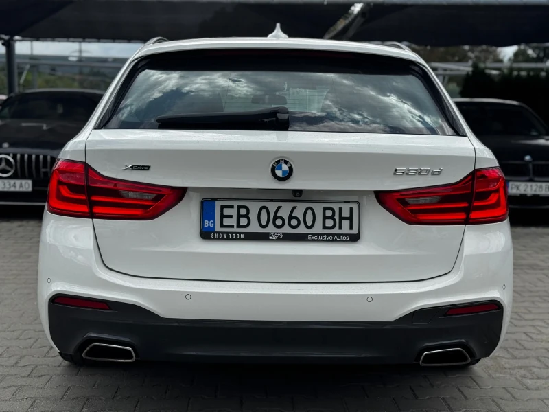 BMW 530 d xDrive Touring M-Sport Keyless Distronic AdapLED, снимка 5 - Автомобили и джипове - 51700875