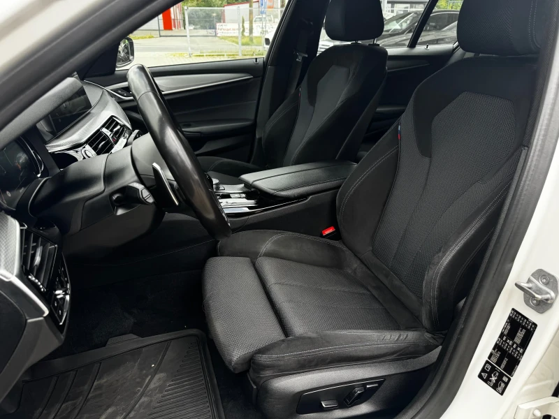 BMW 530 d xDrive Touring M-Sport Keyless Distronic AdapLED, снимка 10 - Автомобили и джипове - 51700875