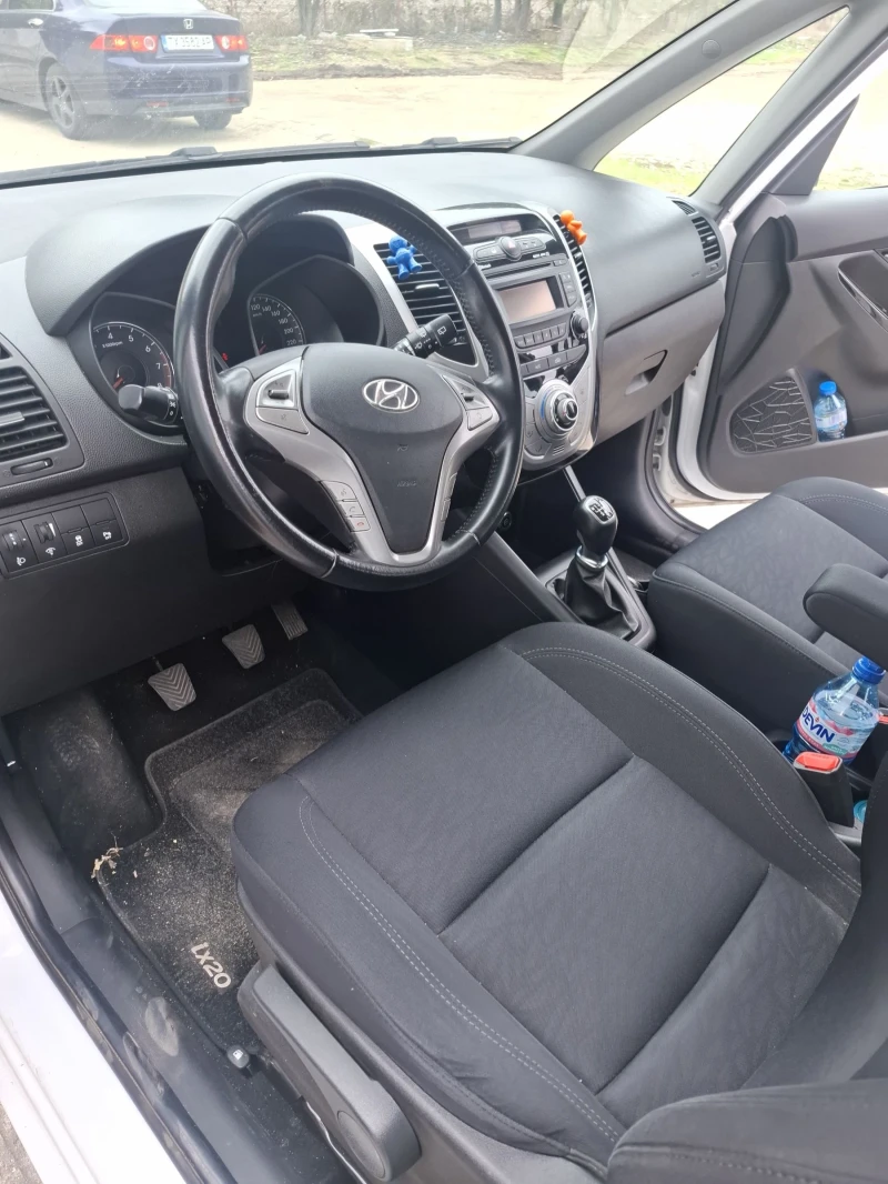 Hyundai Ix20, снимка 9 - Автомобили и джипове - 52051607