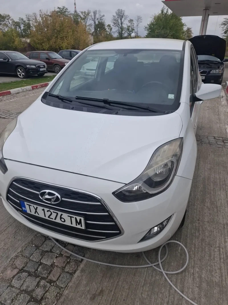 Hyundai Ix20, снимка 10 - Автомобили и джипове - 52051607