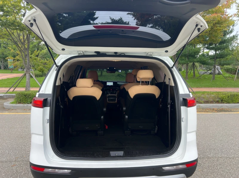 Kia Carnival 4th Generation 9-Seater Prestiege ПРОВЕРЕНА, снимка 14 - Автомобили и джипове - 52351168