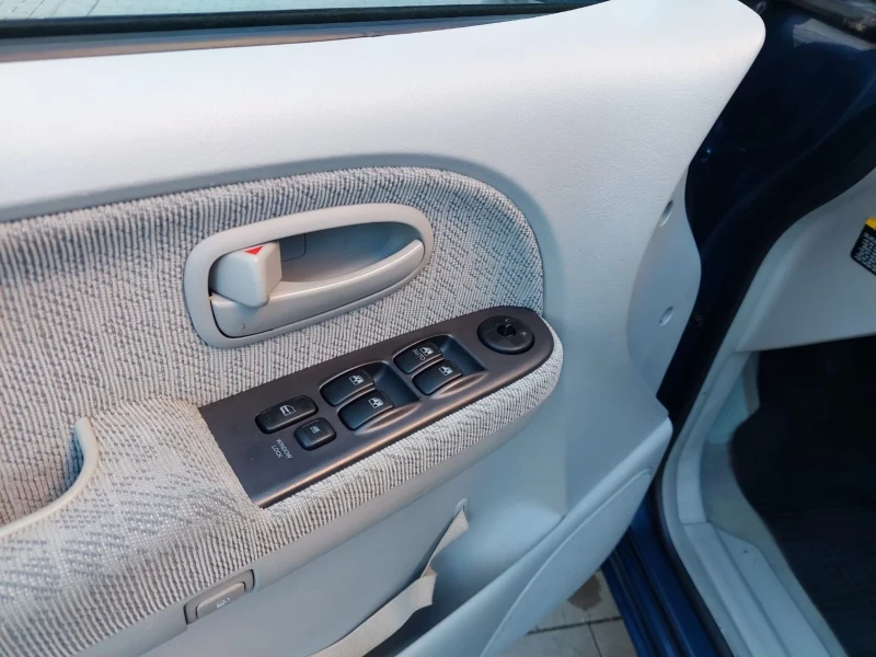 Hyundai Trajet 2.0i 6+ 1 135000km, снимка 15 - Автомобили и джипове - 52528729