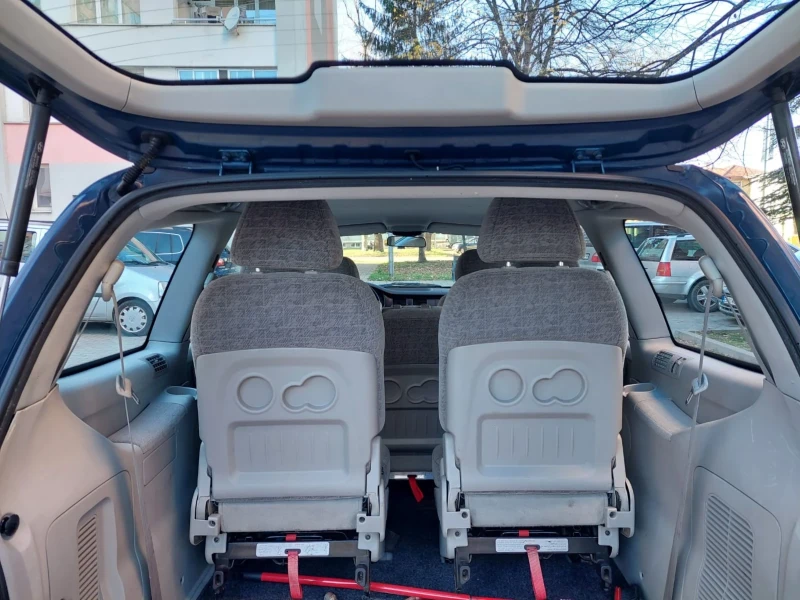 Hyundai Trajet 2.0i 6+ 1 135000km, снимка 16 - Автомобили и джипове - 52528729