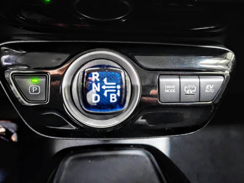 Toyota Prius Prime, снимка 3 - Автомобили и джипове - 53050283