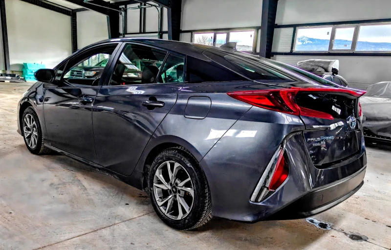 Toyota Prius Prime, снимка 9 - Автомобили и джипове - 53050283