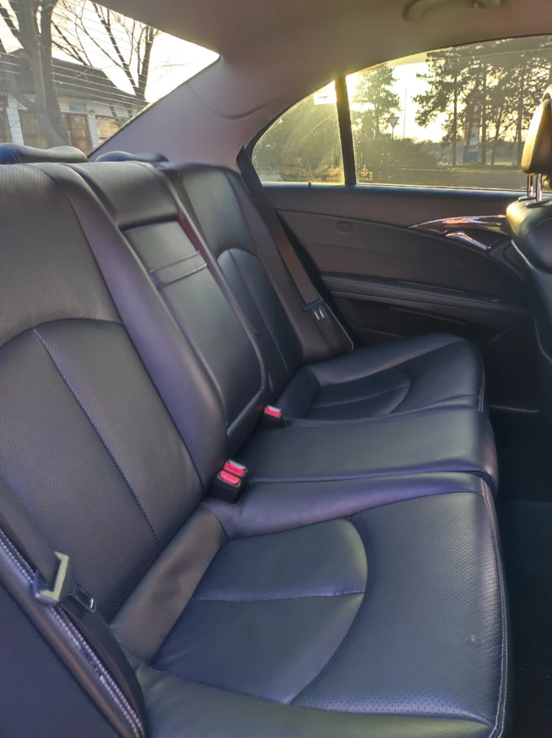 Mercedes-Benz E 320 CDI EVO, снимка 12 - Автомобили и джипове - 53165049
