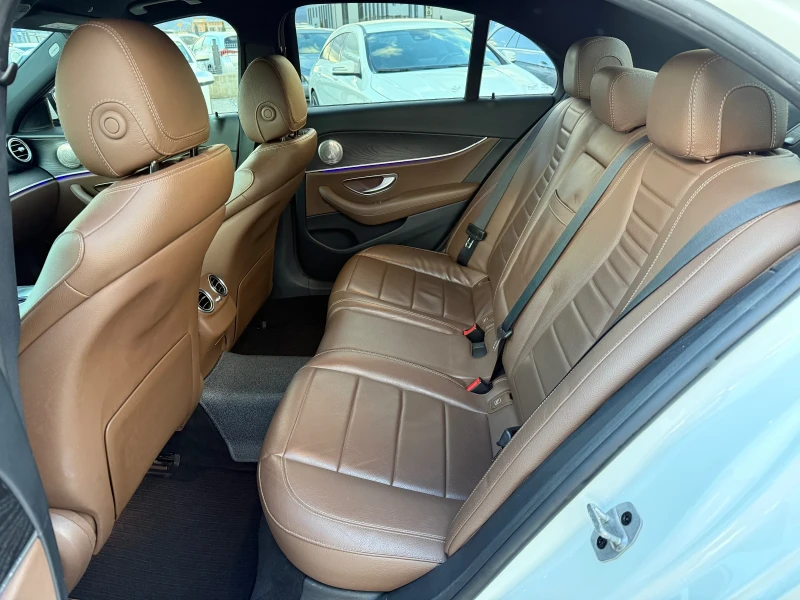 Mercedes-Benz E 220 D* AMG Line* 2023г* 133.000КМ* Топ Състояние* , снимка 9 - Автомобили и джипове - 53397966