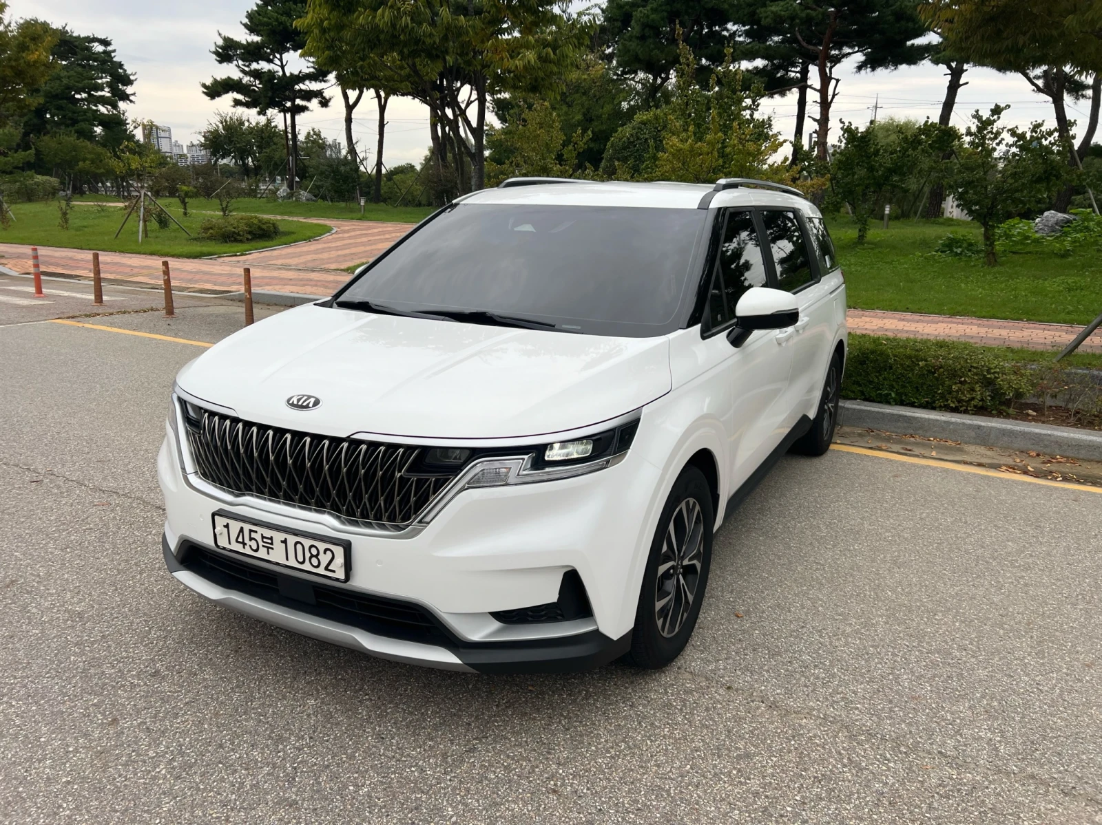 Kia Carnival 4th Generation 9-Seater Prestiege ПРОВЕРЕНА, снимка 1