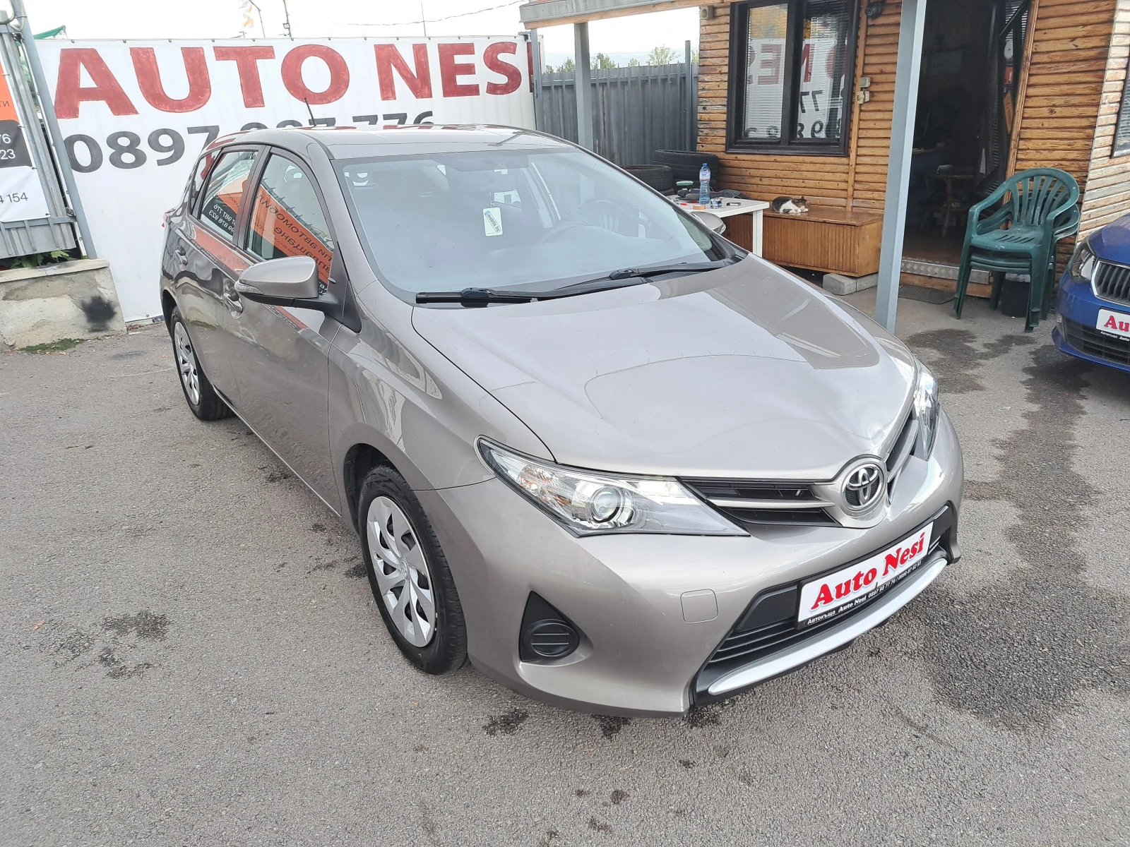 Toyota Auris 1.33VVT-I-6ск. - изображение 2