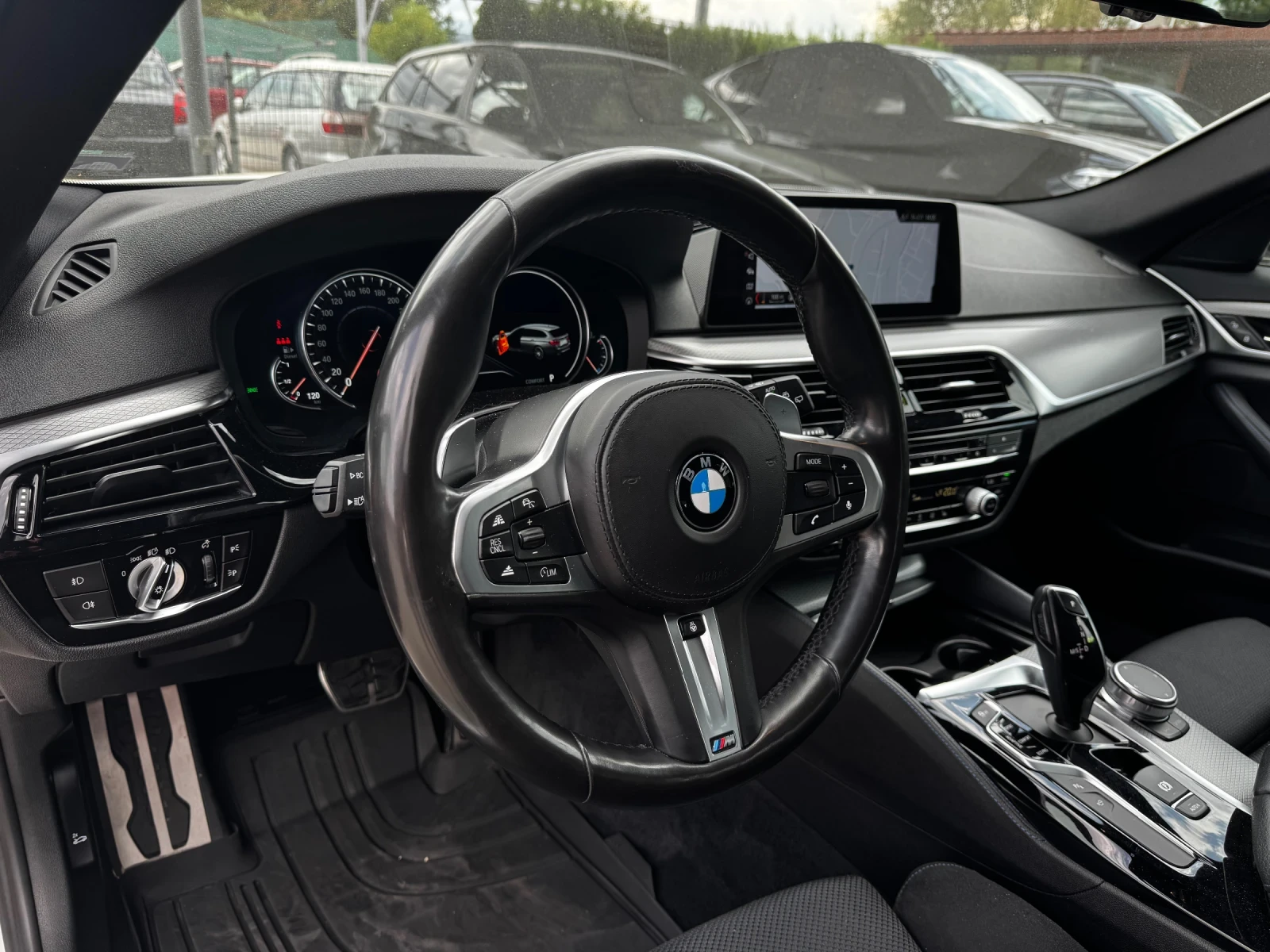 BMW 530 d xDrive Touring M-Sport Keyless Distronic AdapLED - изображение 8