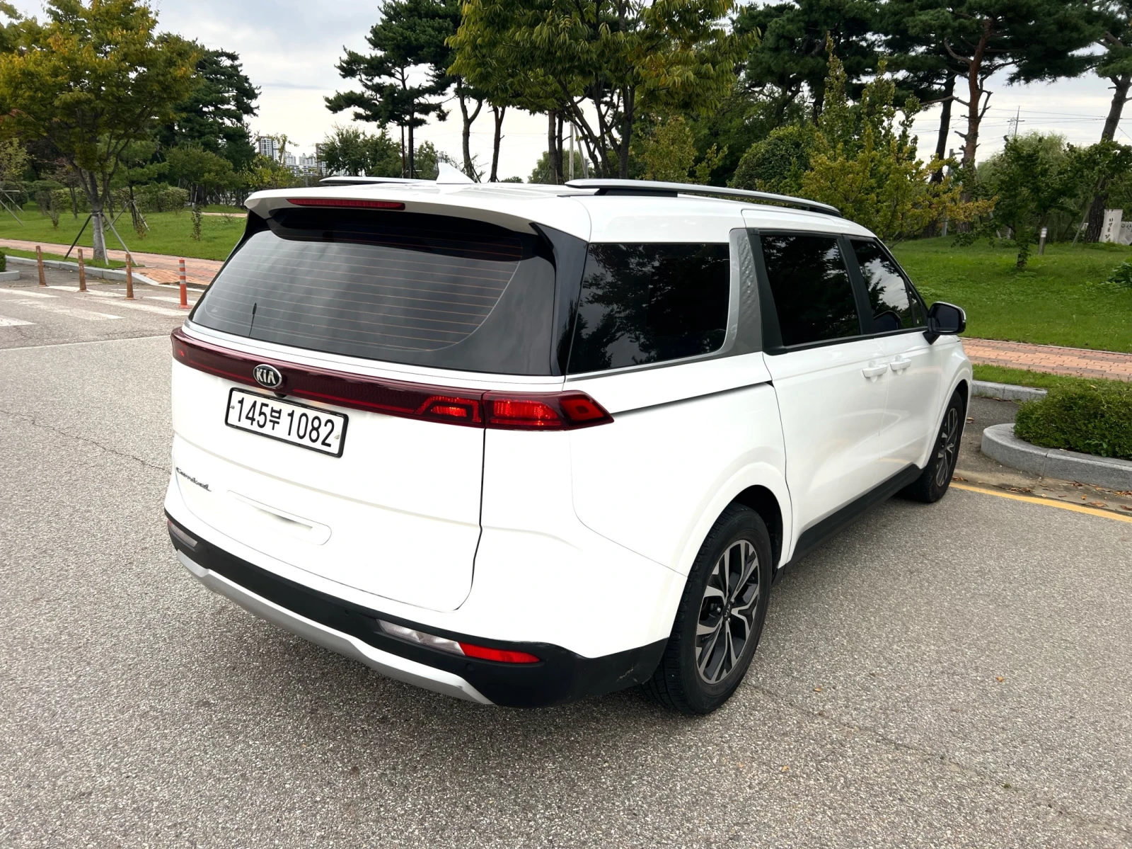 Kia Carnival 4th Generation 9-Seater Prestiege  | Mobile.bg   4