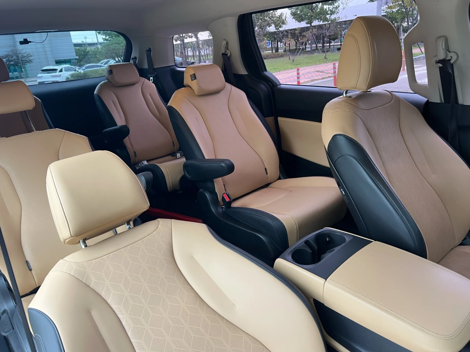 Kia Carnival 4th Generation 9-Seater Prestiege  | Mobile.bg   7