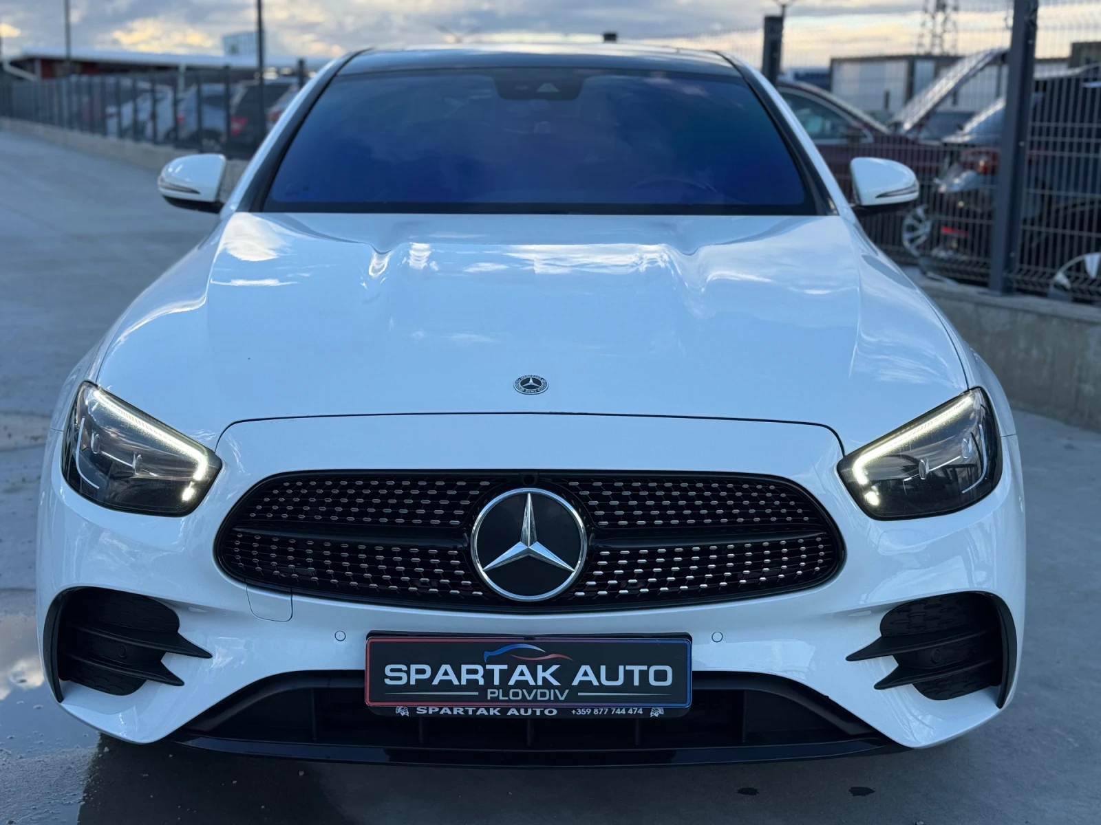 Mercedes-Benz E 220 D* AMG Line* 2023г* 133.000КМ* Топ Състояние*  - изображение 2