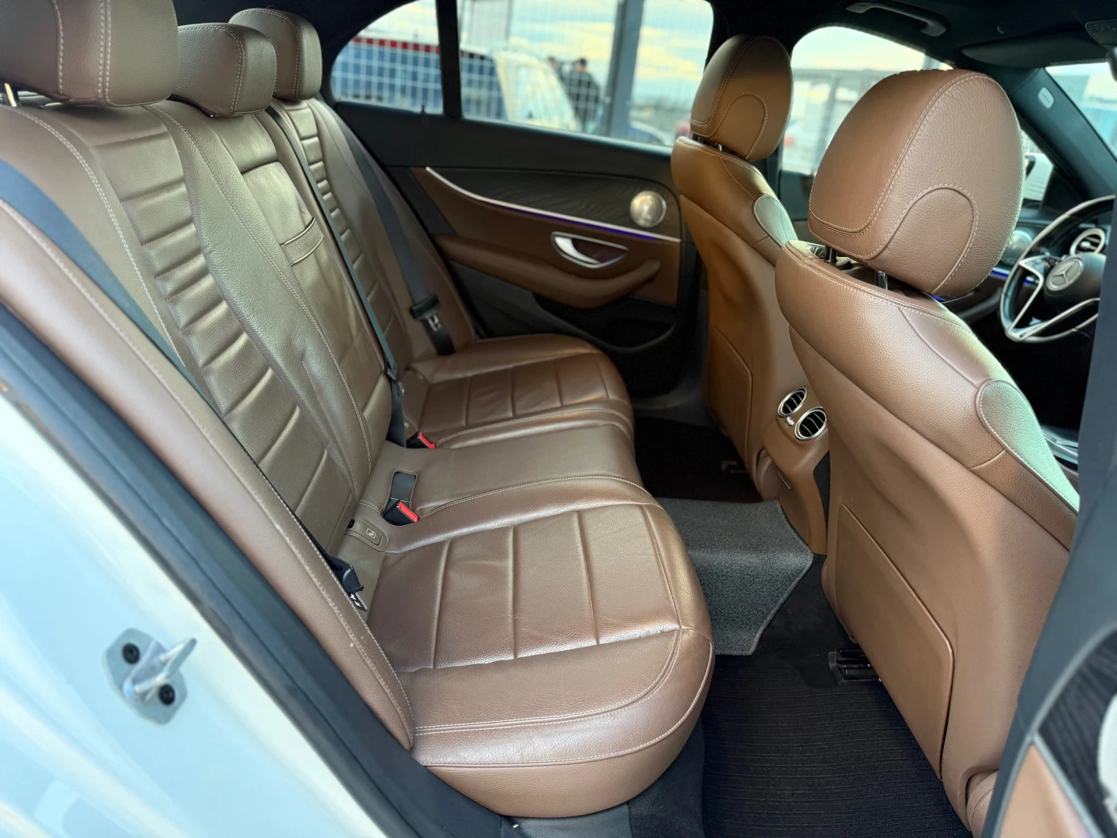 Mercedes-Benz E 220 D* AMG Line* 2023�* 133.000��* ��� ���������*  | Mobile.bg � ����������� 11