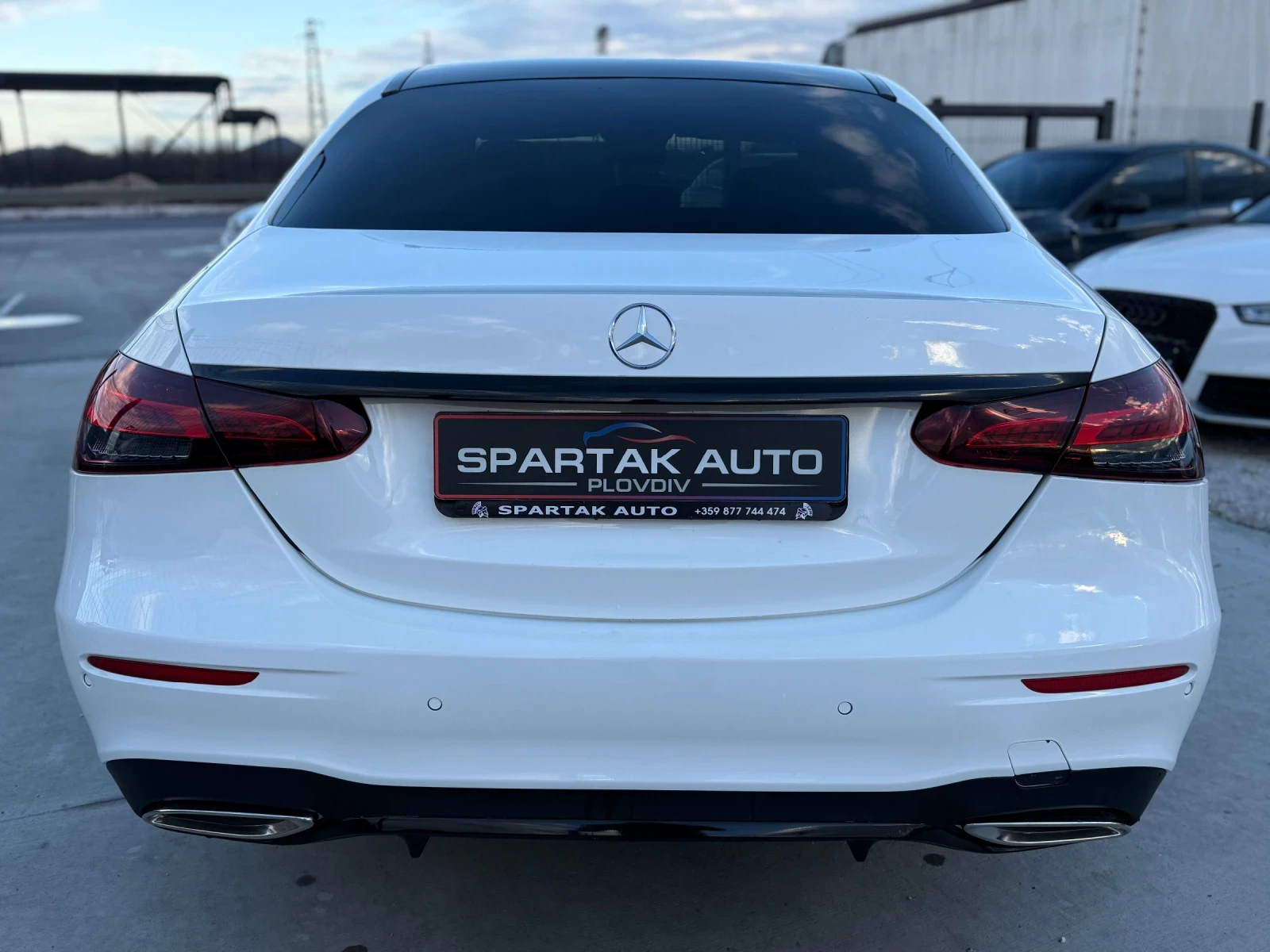 Mercedes-Benz E 220 D* AMG Line* 2023г* 133.000КМ* Топ Състояние*  - изображение 5