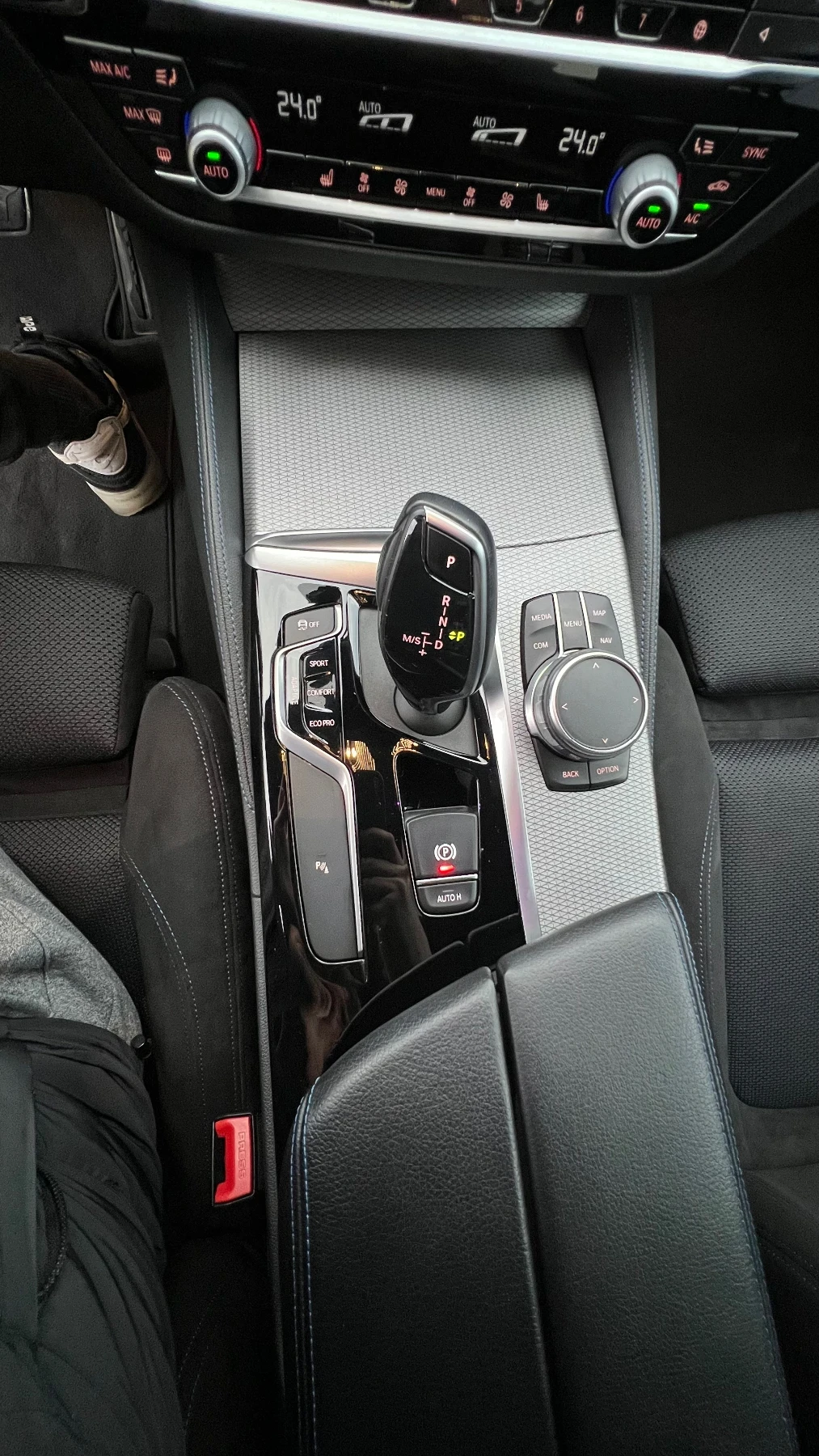 BMW 530 BMW M Sport | ACC | Harman Kardon, снимка 9 - Автомобили и джипове - 54677155