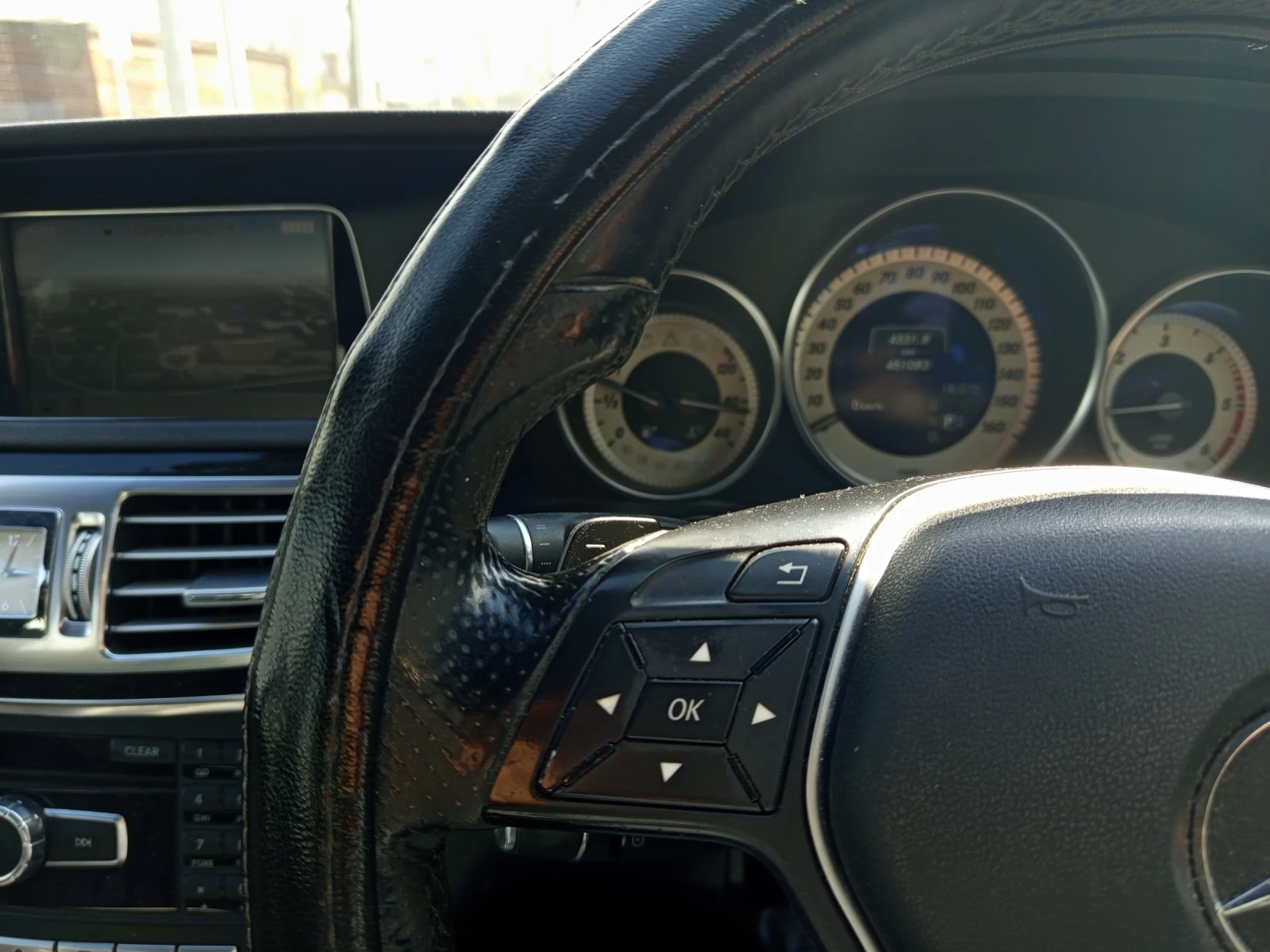 Mercedes-Benz E 220, снимка 5 - Автомобили и джипове - 54094541