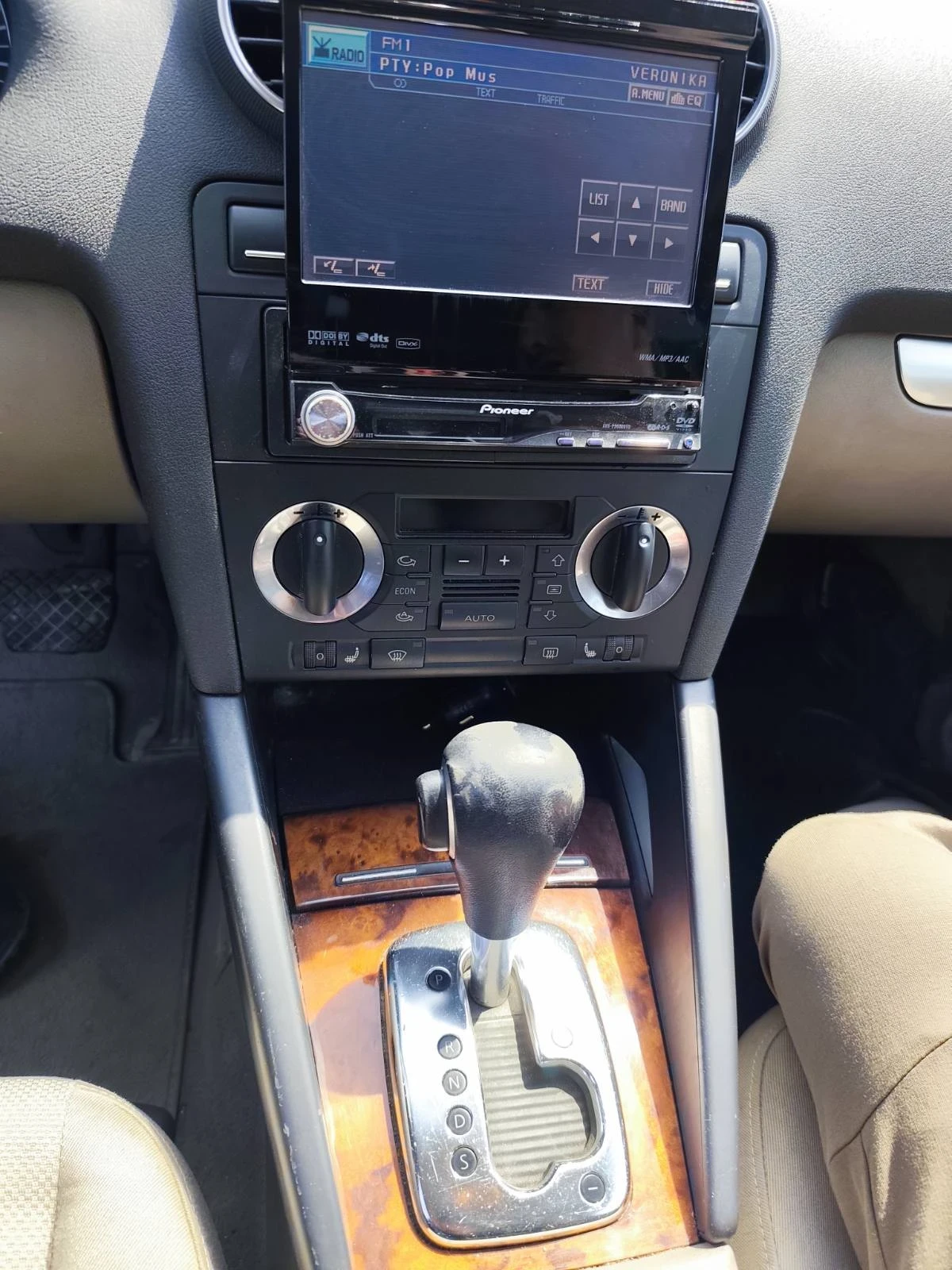 Audi A3 2.0 FSI AUTOMAT, снимка 8 - Автомобили и джипове - 54242965