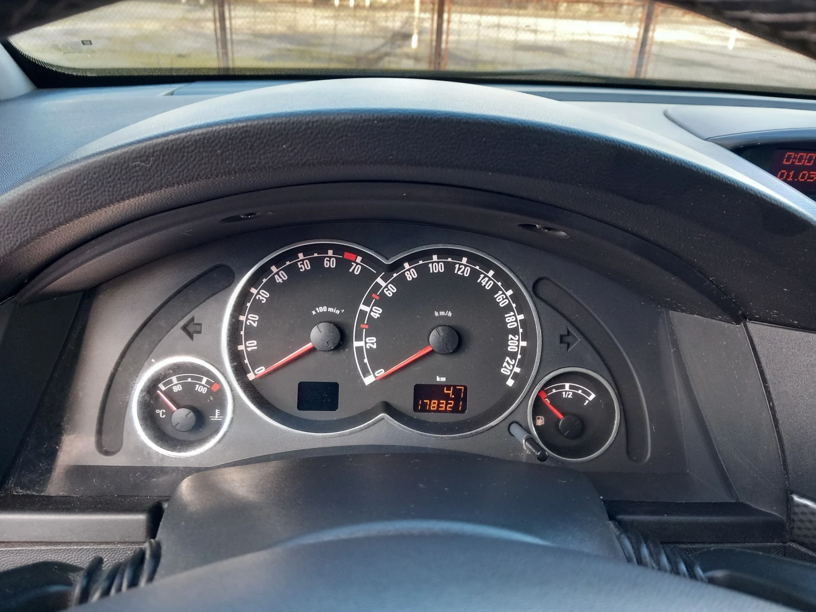 Opel Meriva 1.6i Автоматик AC, снимка 13 - Автомобили и джипове - 54371388