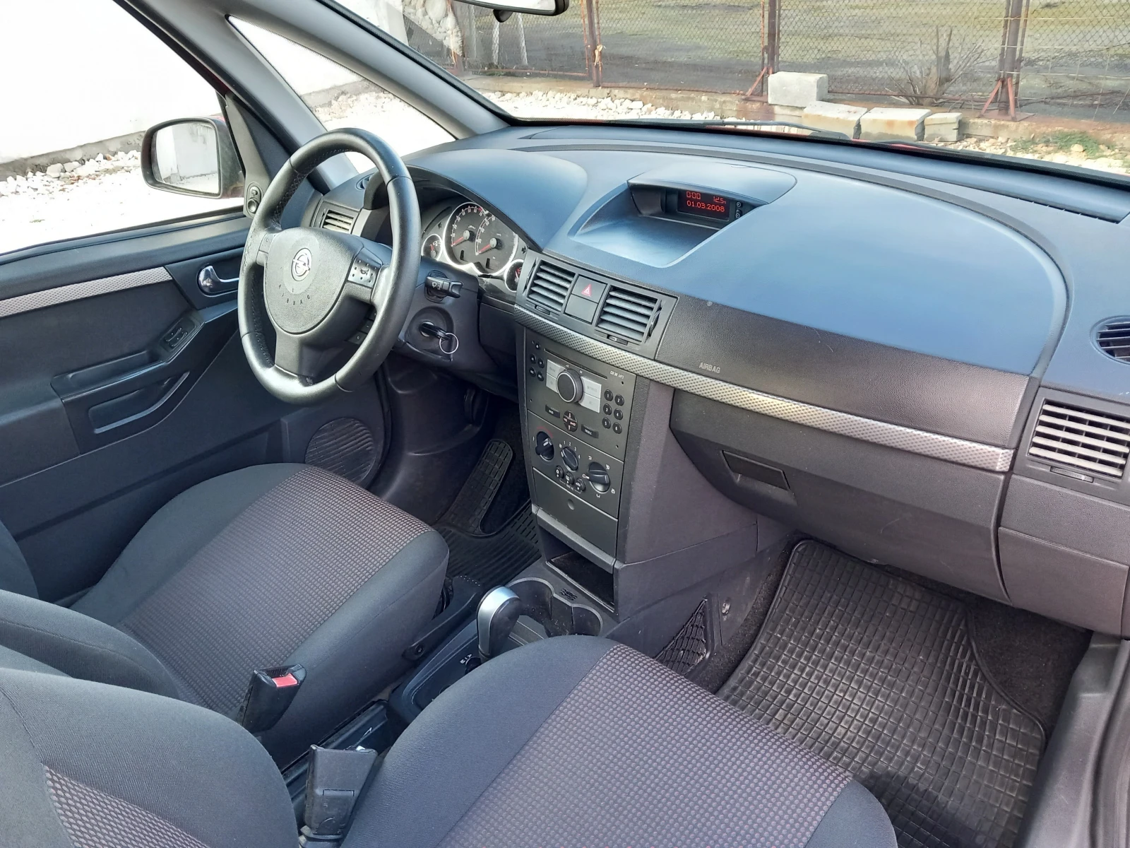 Opel Meriva 1.6i Автоматик AC, снимка 10 - Автомобили и джипове - 54371388