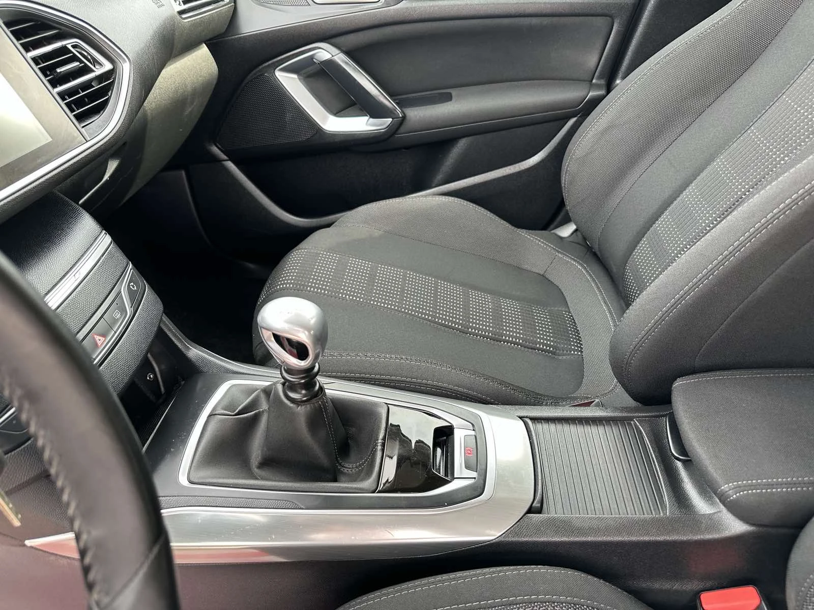 Peugeot 308 1.2 ALLURE, снимка 13 - Автомобили и джипове - 54416003